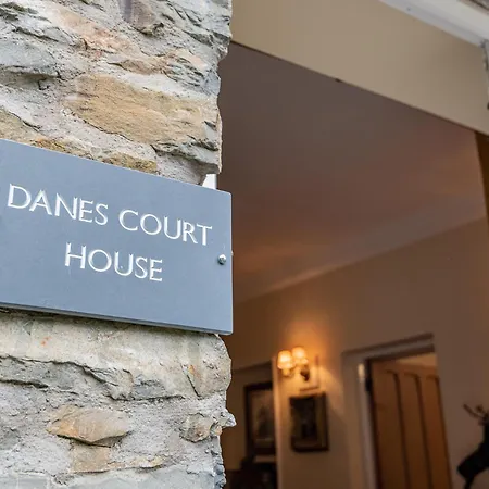 Danes Court House